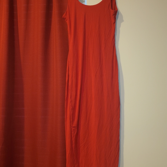 Your classic red dress - Picture 5 of 9